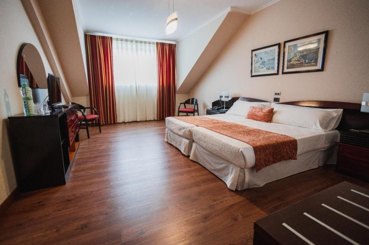 O Val Do Naseiro Hotel Viveiro Eksteriør billede